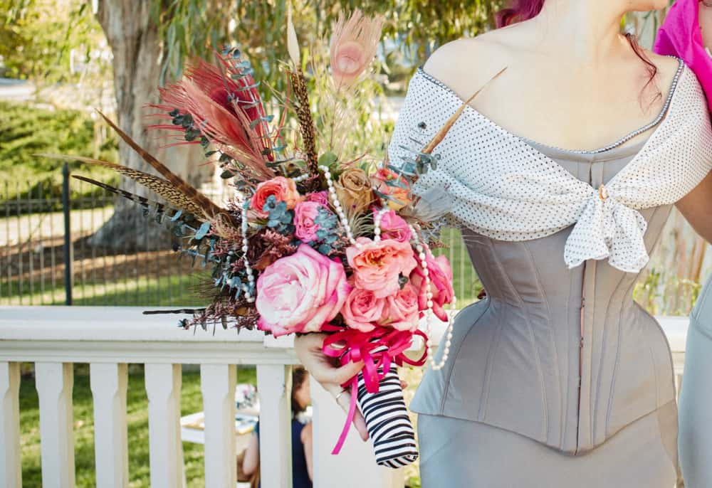 Read more about the article Best Corset That Hides Perfectly Under Clothing (8 Decisive Factors and 3 Recommendations)